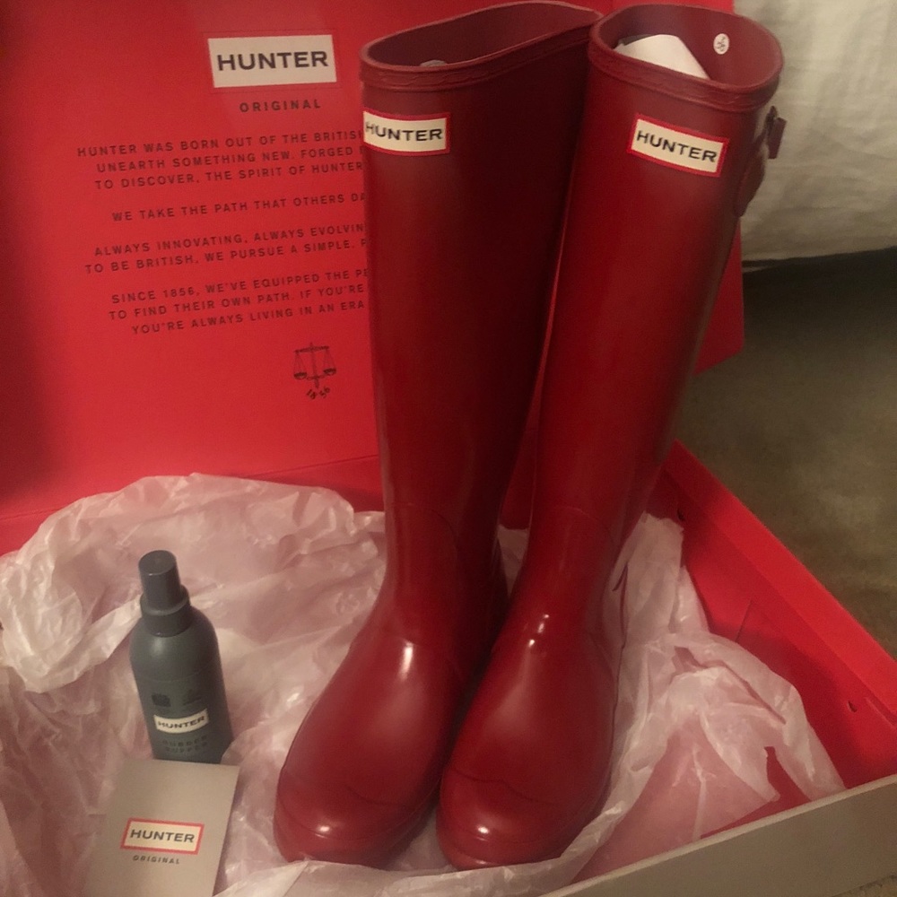 Hunter Tall Gloss Military Red Boots US Size 8